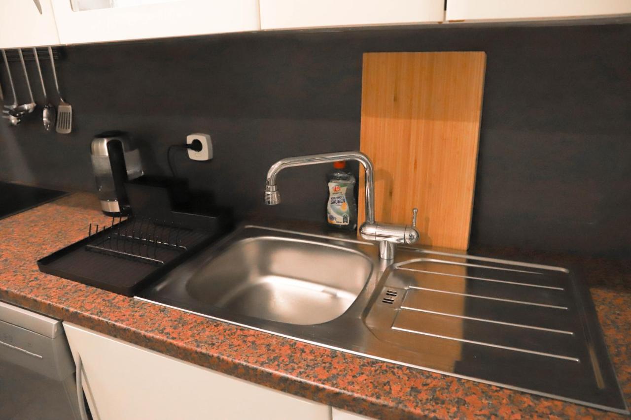 «Go West» Guest Rooms Wina Bagian luar foto