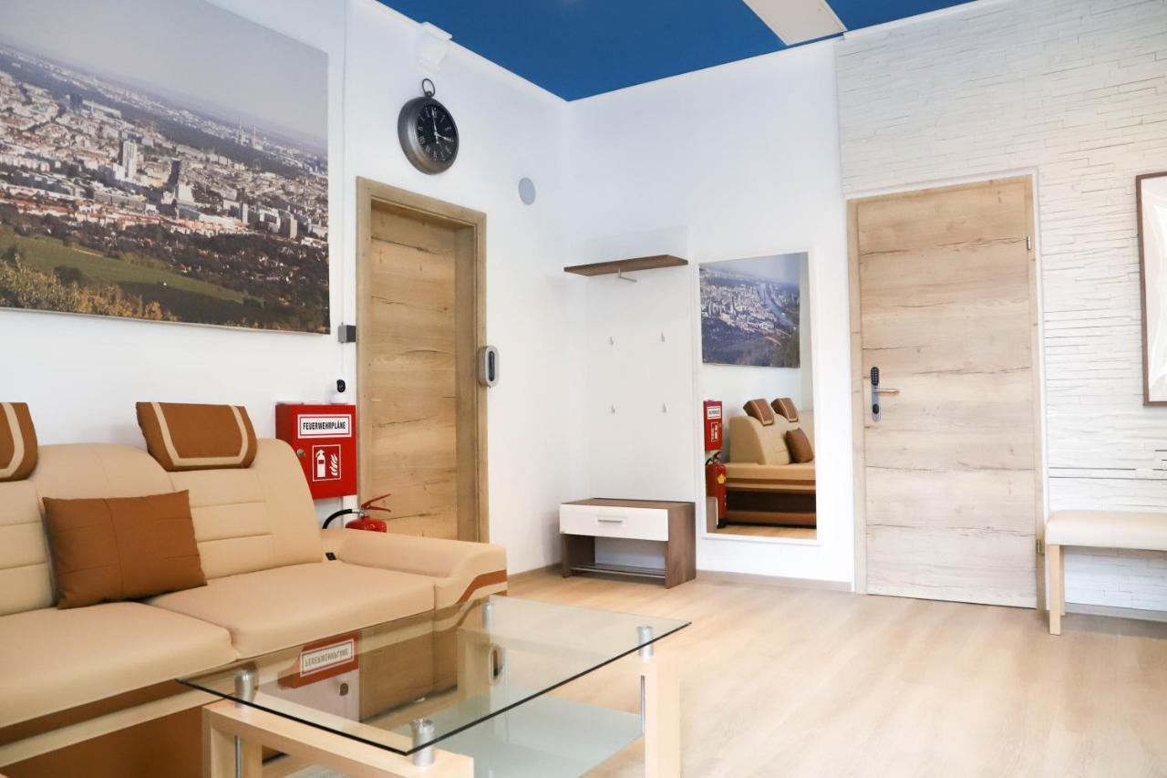 «Go West» Guest Rooms Wina Bagian luar foto